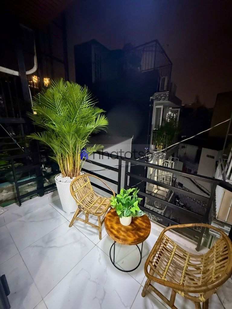 ĐỐI DIỆN NHÀ KHÁCH 175, AN NINH, Yên Tĩnh. HÀNG XÓM DÂN TRÍ.