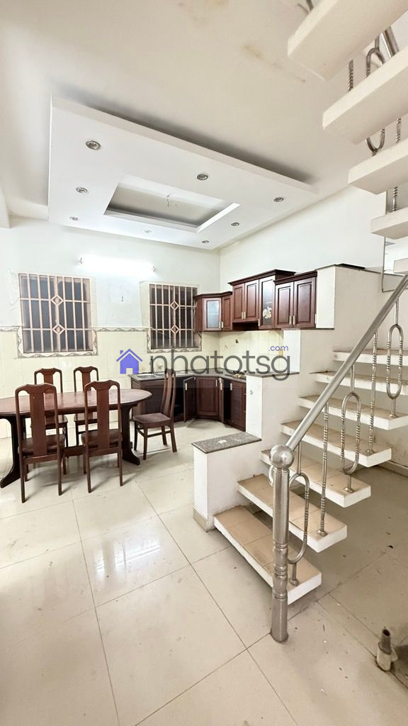 NHÀ 2 TẦNG BTCT -  NỞ HẬU THOÁNG MÁT - HẺM 3M CÁCH 1 CĂN RA HẺM XE TẢI.