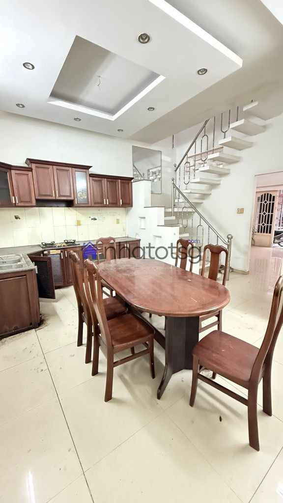 NHÀ 2 TẦNG BTCT -  NỞ HẬU THOÁNG MÁT - HẺM 3M CÁCH 1 CĂN RA HẺM XE TẢI.