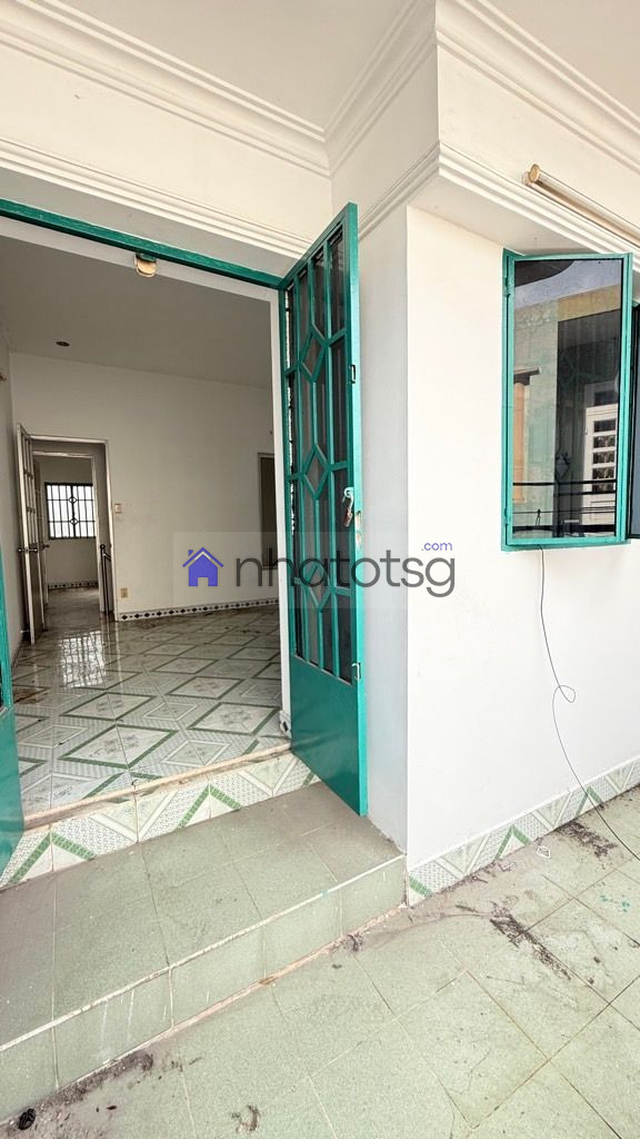 NHÀ 2 TẦNG BTCT -  NỞ HẬU THOÁNG MÁT - HẺM 3M CÁCH 1 CĂN RA HẺM XE TẢI.