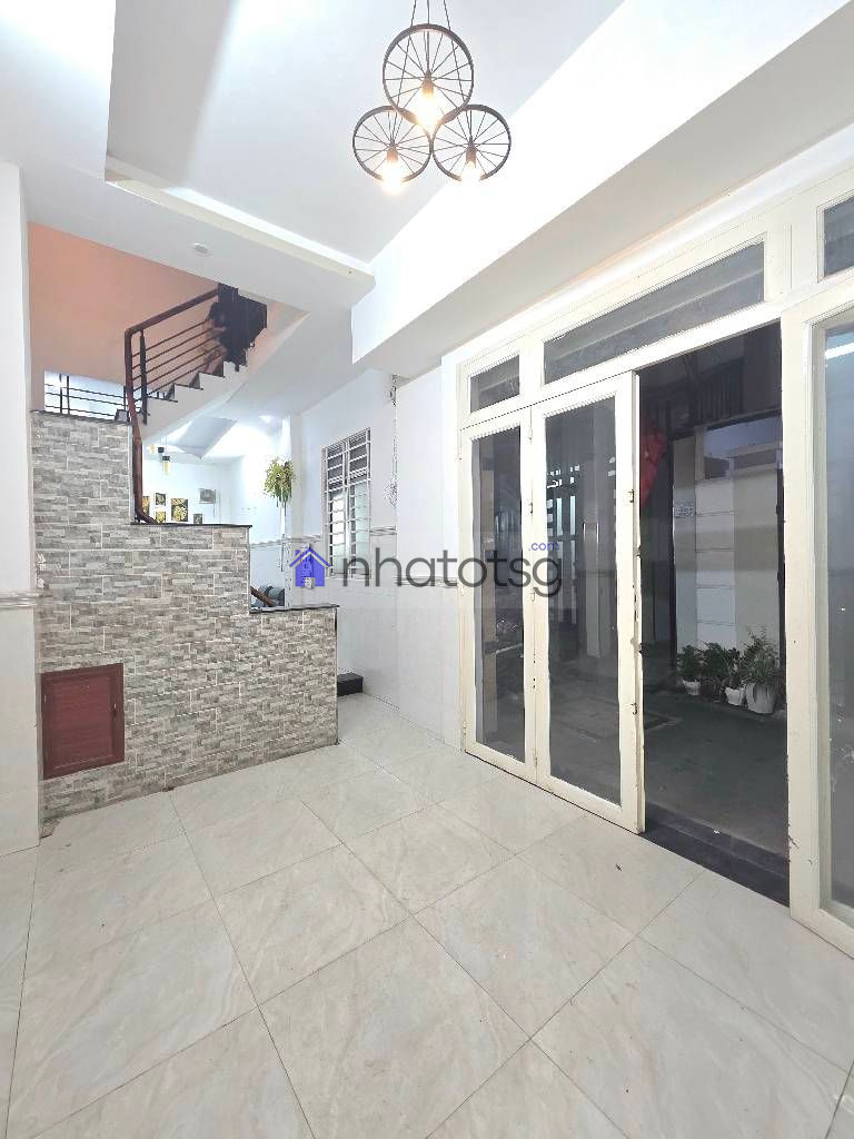 3 TẦNG BTCT - SÁT MẶT TIỀN - KHU DÂN TRÍ, KHÔNG LỘ GIỚI