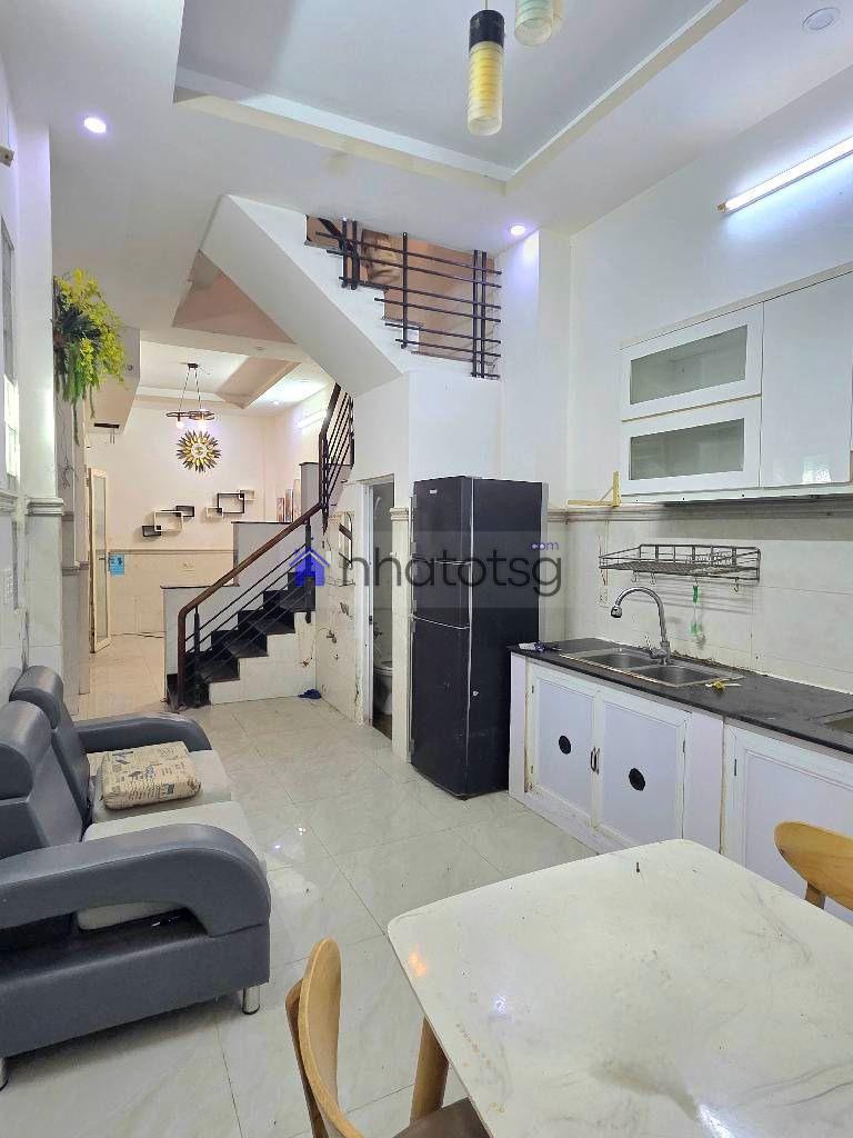 3 TẦNG BTCT - SÁT MẶT TIỀN - KHU DÂN TRÍ, KHÔNG LỘ GIỚI