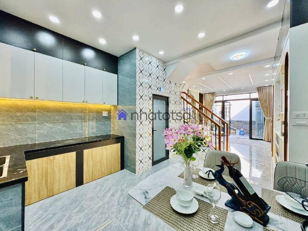 NHÀ MỚI, ĐÚC TRỆT 2 LẦU, GẦN SÁT BÊN TRƯỜNG PHAN CHU TRINH (ĐÃ BÁN)