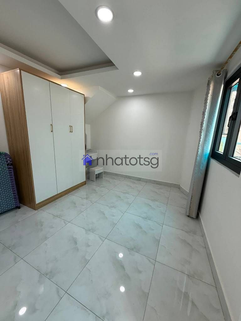 🍀 CHÀO BÁN CĂN NHÀ PHỐ NGAY CHỢ VÀ NHÀ THƠ THẠCH ĐÀ. ( ĐÃ BÁN)