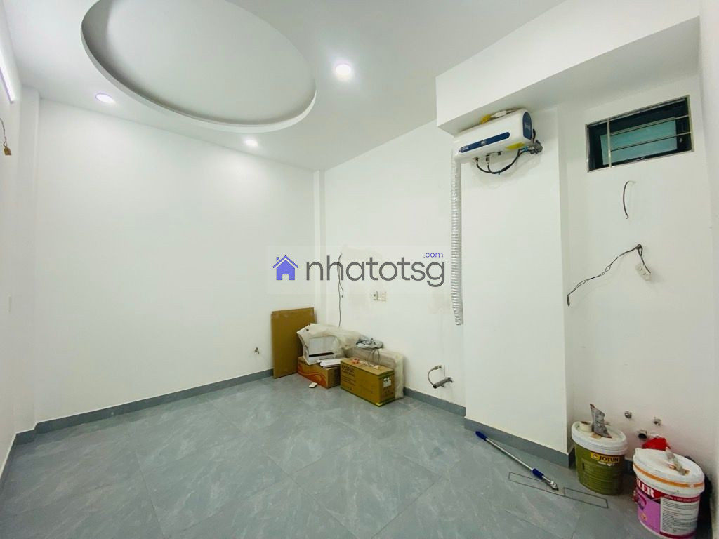 SIÊU PHẨM NHÀ MỚI ĐẸP, SÁT MT ĐƯỜNG, DỌN VÀO Ở NGAY.