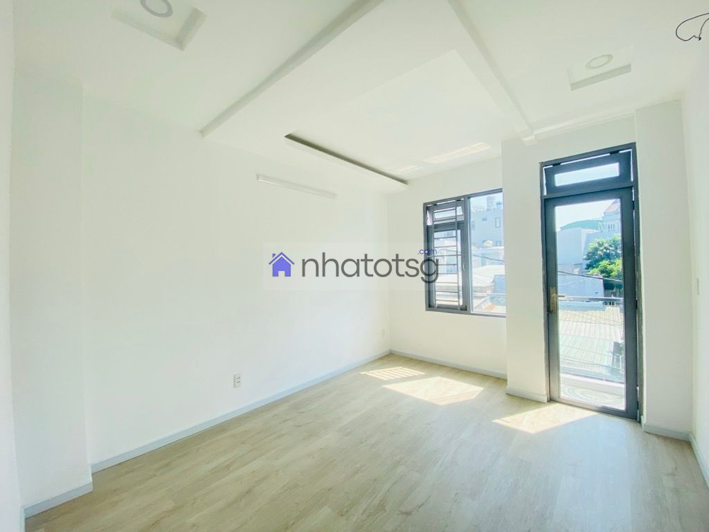 SIÊU PHẨM NHÀ MỚI ĐẸP, SÁT MT ĐƯỜNG, DỌN VÀO Ở NGAY.