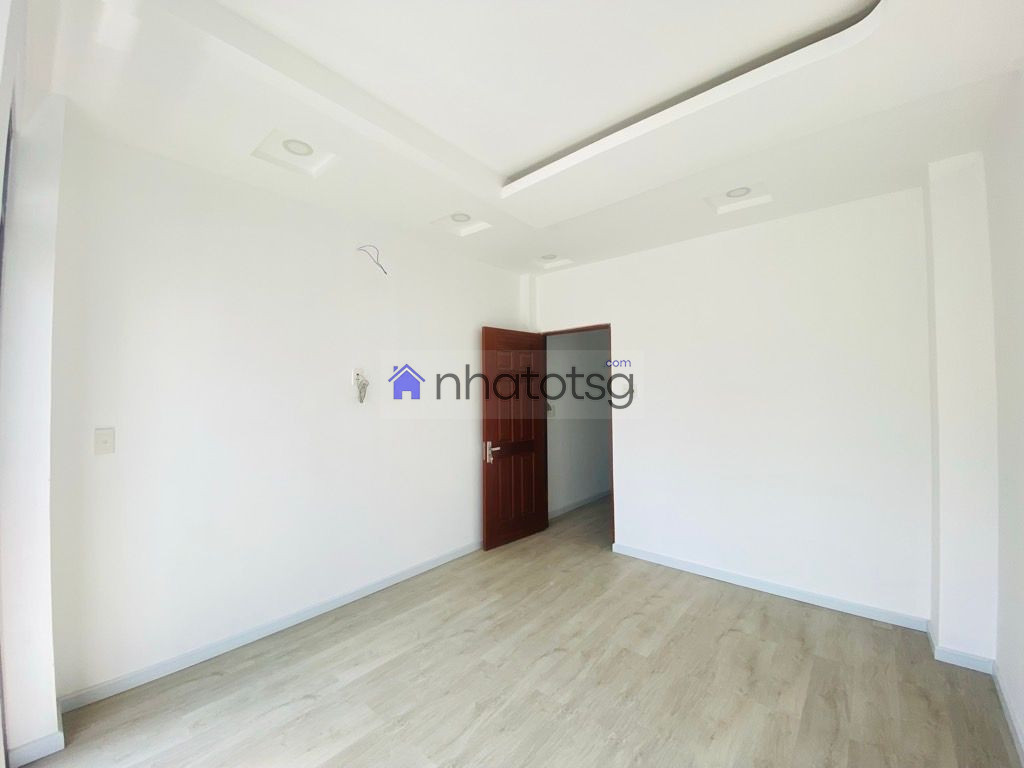 SIÊU PHẨM NHÀ MỚI ĐẸP, SÁT MT ĐƯỜNG, DỌN VÀO Ở NGAY.