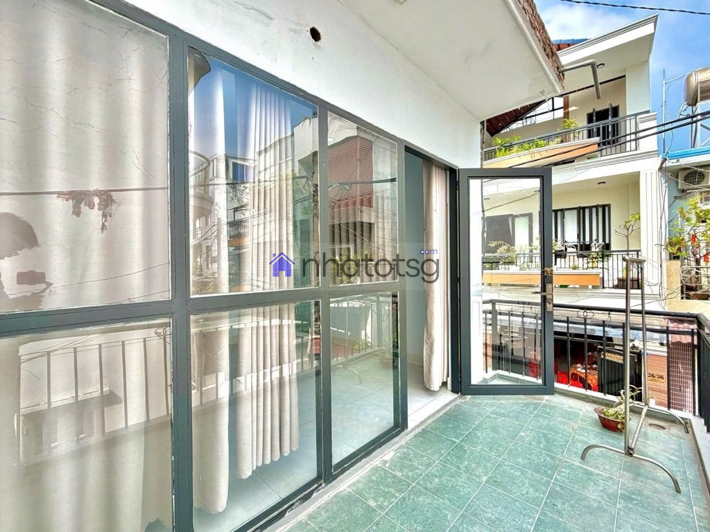 Căn góc hẻm xe hơi. Giáp Bình Thạnh & Phú Nhuận. Gần Sân Bay TSN, chợ Cây Quéo.