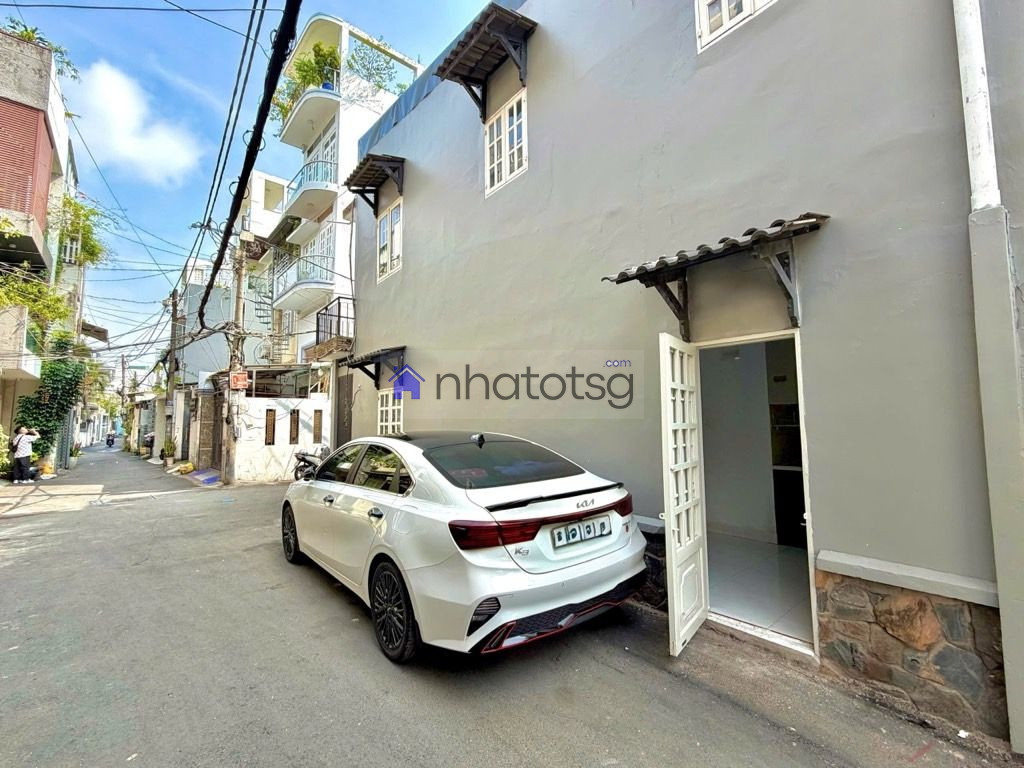 Căn góc hẻm xe hơi. Giáp Bình Thạnh & Phú Nhuận. Gần Sân Bay TSN, chợ Cây Quéo.