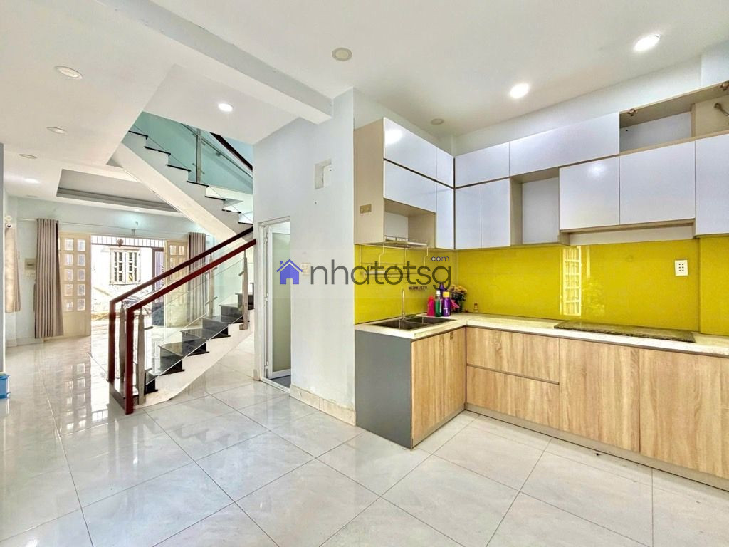 Căn góc hẻm xe hơi. Giáp Bình Thạnh & Phú Nhuận. Gần Sân Bay TSN, chợ Cây Quéo.