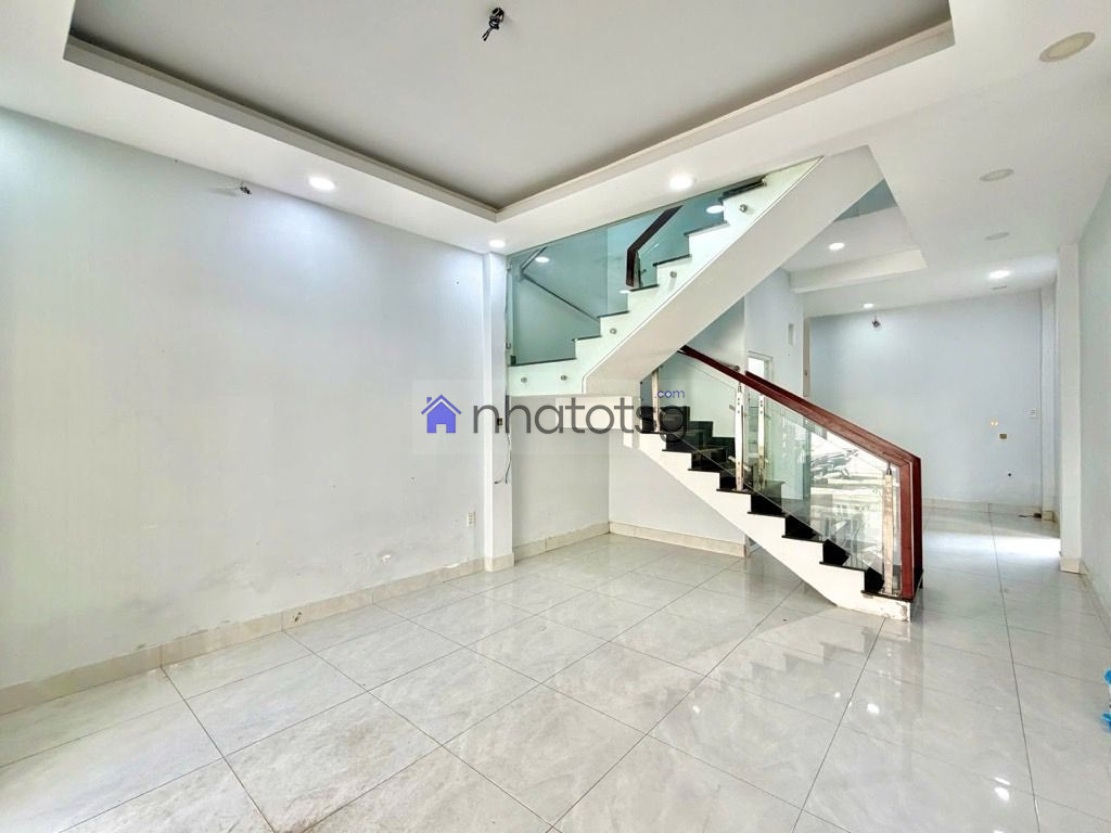 Căn góc hẻm xe hơi. Giáp Bình Thạnh & Phú Nhuận. Gần Sân Bay TSN, chợ Cây Quéo.