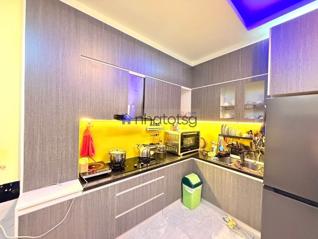 CĂN GÓC 2 MẶT THOÁNG, Ô TÔ ĐỖ CỬA, KẾ BÊN NHÀ CÓ SẴN BÃI Ô TÔ.