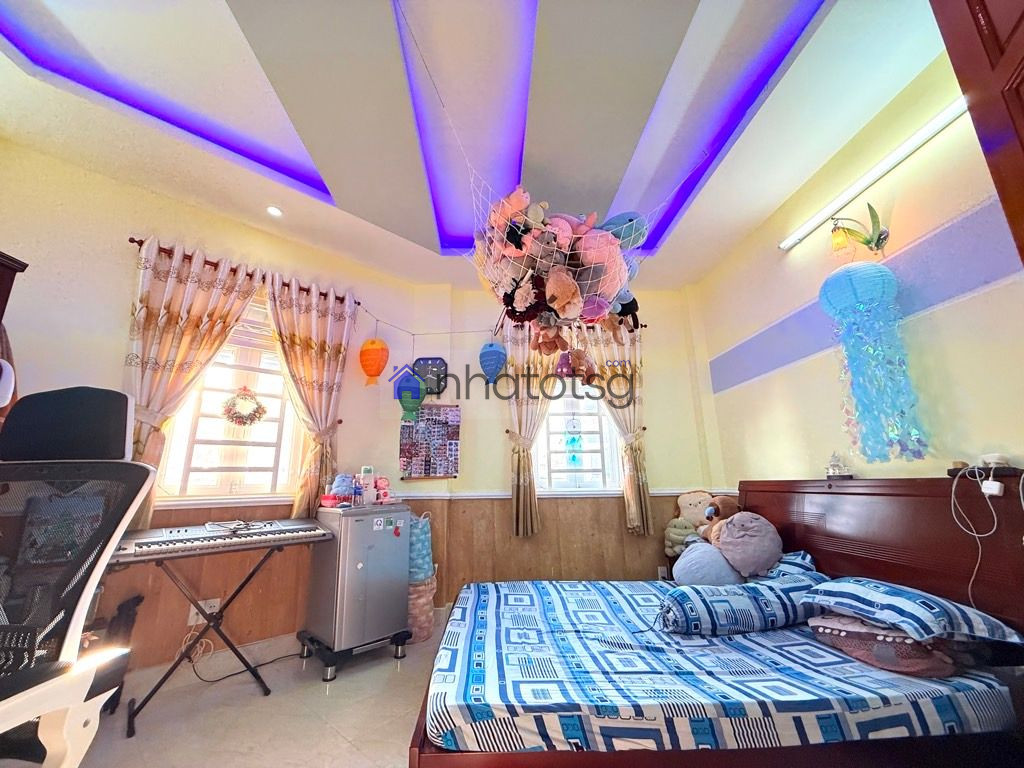 CĂN GÓC 2 MẶT THOÁNG, Ô TÔ ĐỖ CỬA, KẾ BÊN NHÀ CÓ SẴN BÃI Ô TÔ.