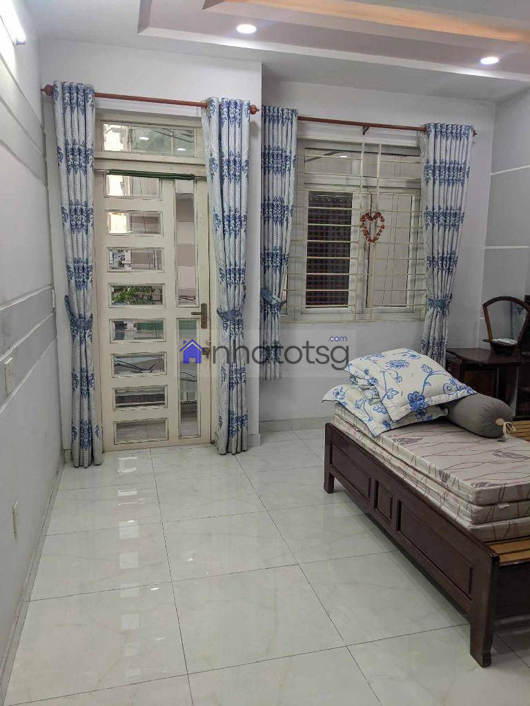 HẺM XE HƠI THÔNG, KHU PHÂN LÔ. 4 TẦNG, KHU AN NINH. DÂN TRÍ.