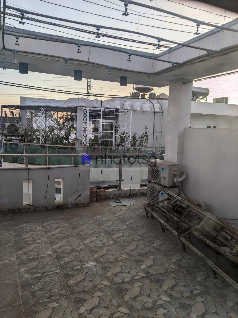 HẺM XE HƠI THÔNG, KHU PHÂN LÔ. 4 TẦNG, KHU AN NINH. DÂN TRÍ.