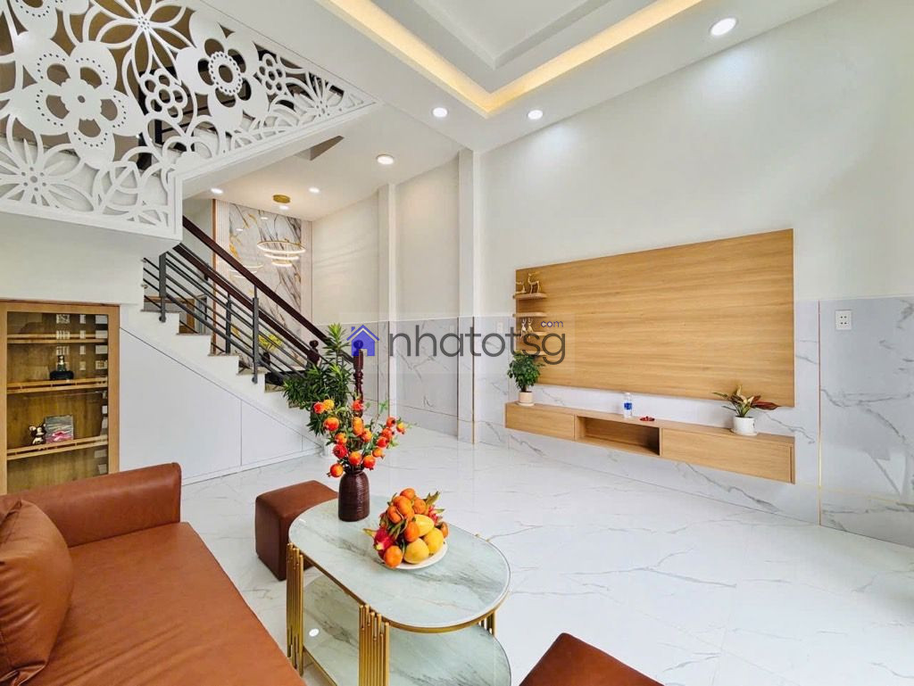 NHÀ ĐẸP Ở LIỀN - XE HƠI ĐẬU CỬA.