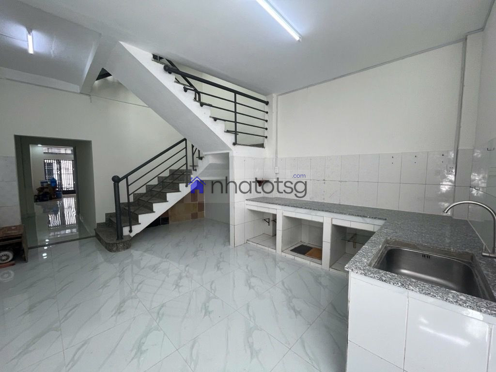 NHÀ MỚI VÀO Ở NGAY - XE HƠI ĐỖ CỬA - GẦN KÊNH THAM LƯƠNG - CÓ PHÒNG NGỦ Ở TÂNG TRỆT CHO NGƯỜI LỚN TUỔI.