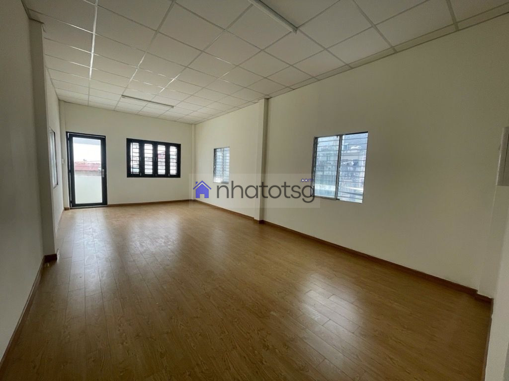 NHÀ MỚI VÀO Ở NGAY - XE HƠI ĐỖ CỬA - GẦN KÊNH THAM LƯƠNG - CÓ PHÒNG NGỦ Ở TÂNG TRỆT CHO NGƯỜI LỚN TUỔI.