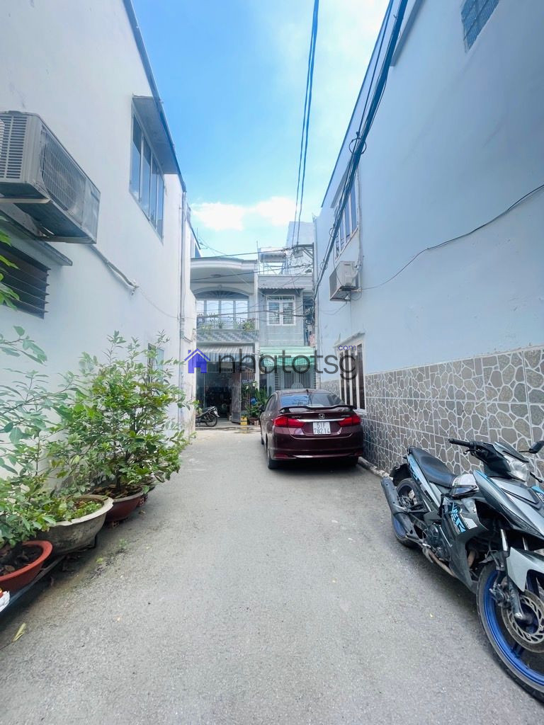 GẦN MẶT TIỀN. HẺM XE HƠI. NGANG 4M VUÔNG CỰC ĐẸP - KHU CAO TẦNG.