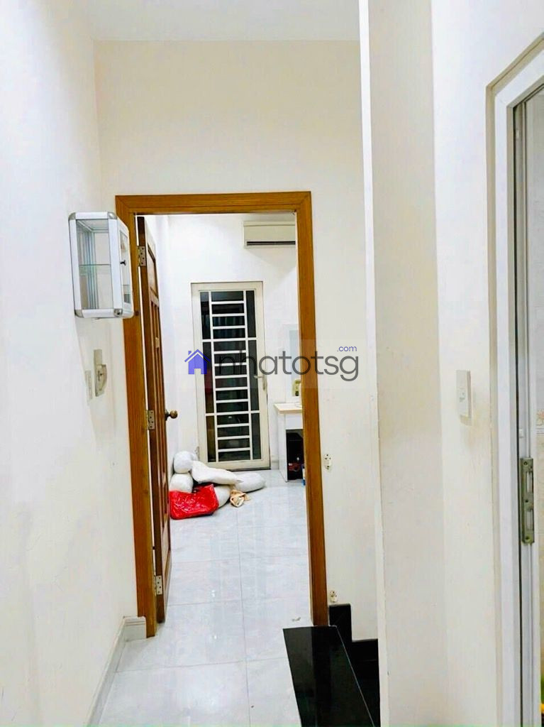 GẦN MẶT TIỀN. HẺM XE HƠI. NGANG 4M VUÔNG CỰC ĐẸP - KHU CAO TẦNG.