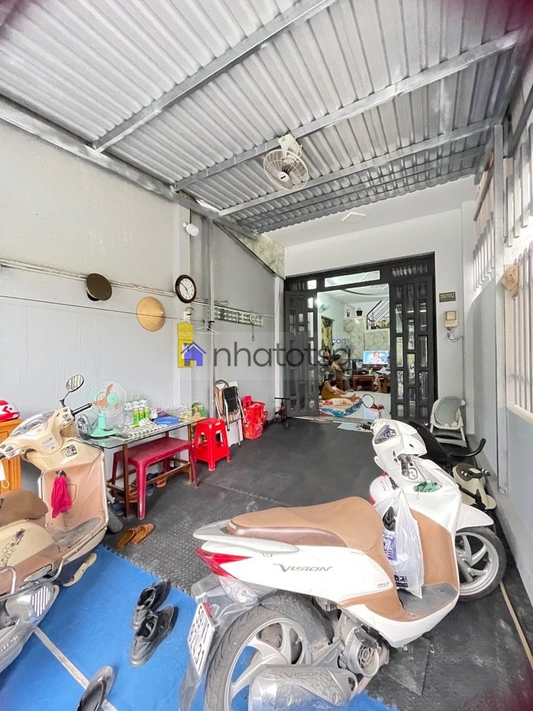 HẺM XE HƠI - 5P QUA SIÊU THỊ EMART NHỘN NHỊP - NỞ HẬU TÀI LỘC