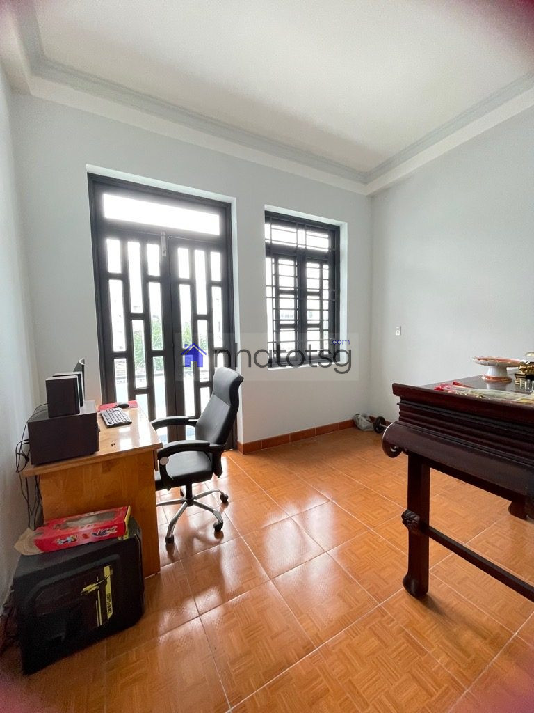 HẺM XE HƠI - 5P QUA SIÊU THỊ EMART NHỘN NHỊP - NỞ HẬU TÀI LỘC