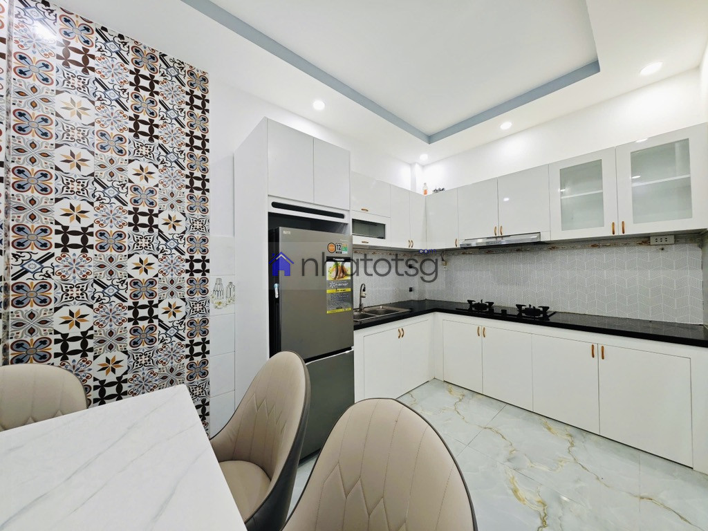 HẺM XE HƠI - GẦN KHU CITYLAND SẦM UẤT - KHU DÂN TRÍ.