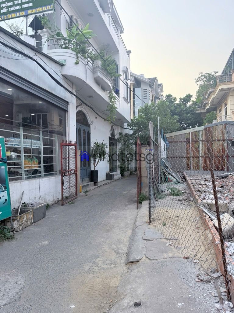 HẺM OTO - NGANG KHỦNG 5m - 3 TẦNG BTCT - NHÀ MỚI ĐẸP.