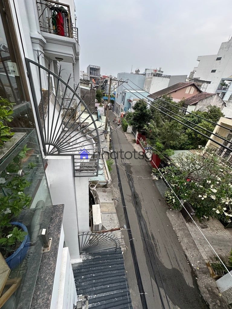 NGAY EMART PHAN HUY ÍCH - HẺM 6M THÔNG - SÁT MẶT TIỀN.