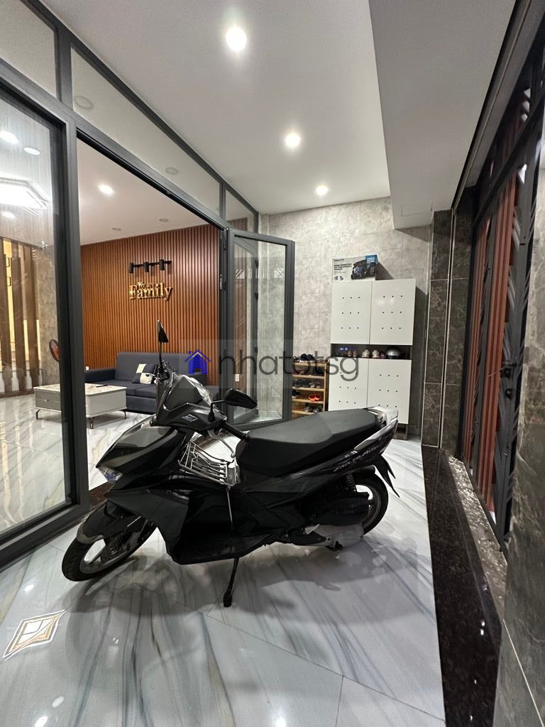 NGAY EMART PHAN HUY ÍCH - HẺM 6M THÔNG - SÁT MẶT TIỀN.