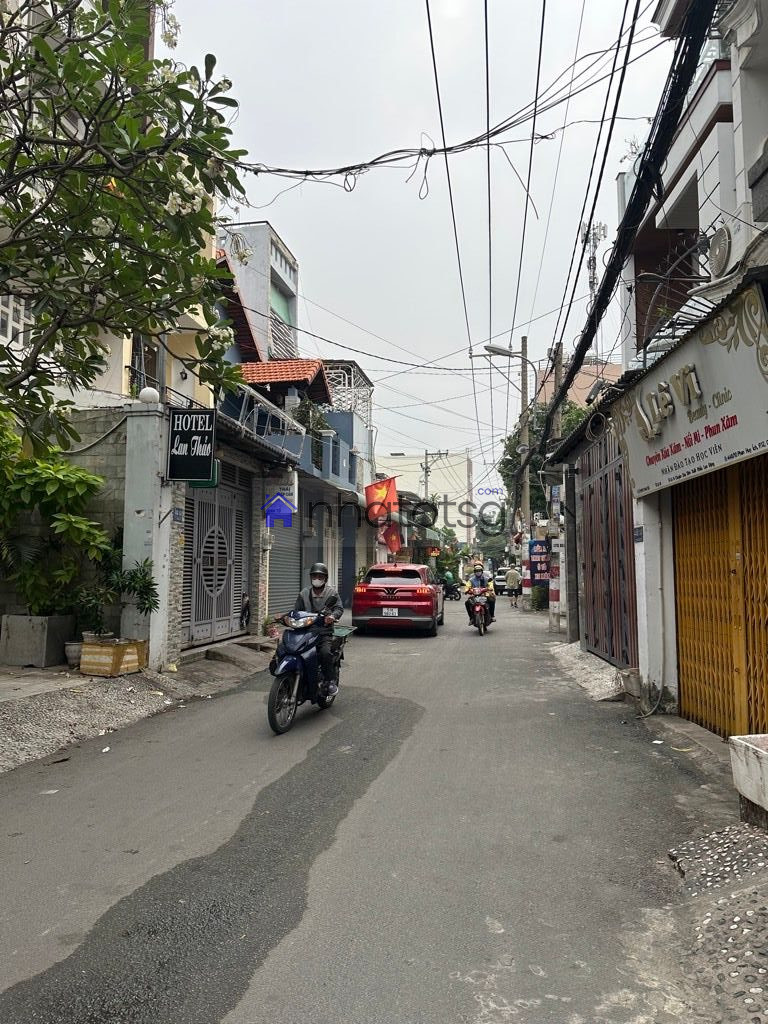 NGAY EMART PHAN HUY ÍCH - HẺM 6M THÔNG - SÁT MẶT TIỀN.