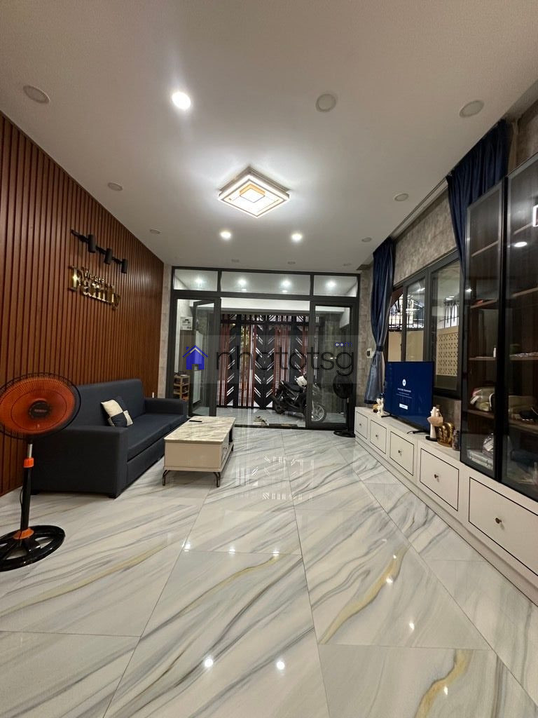 NGAY EMART PHAN HUY ÍCH - HẺM 6M THÔNG - SÁT MẶT TIỀN.