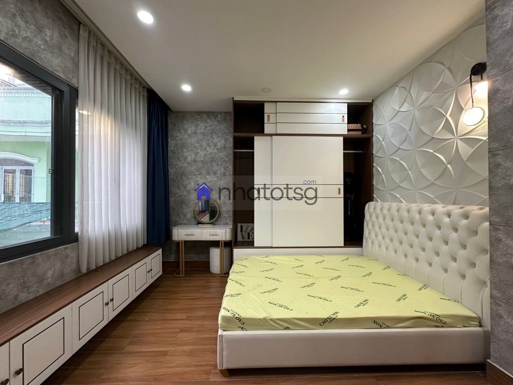 NGAY EMART PHAN HUY ÍCH - HẺM 6M THÔNG - SÁT MẶT TIỀN.