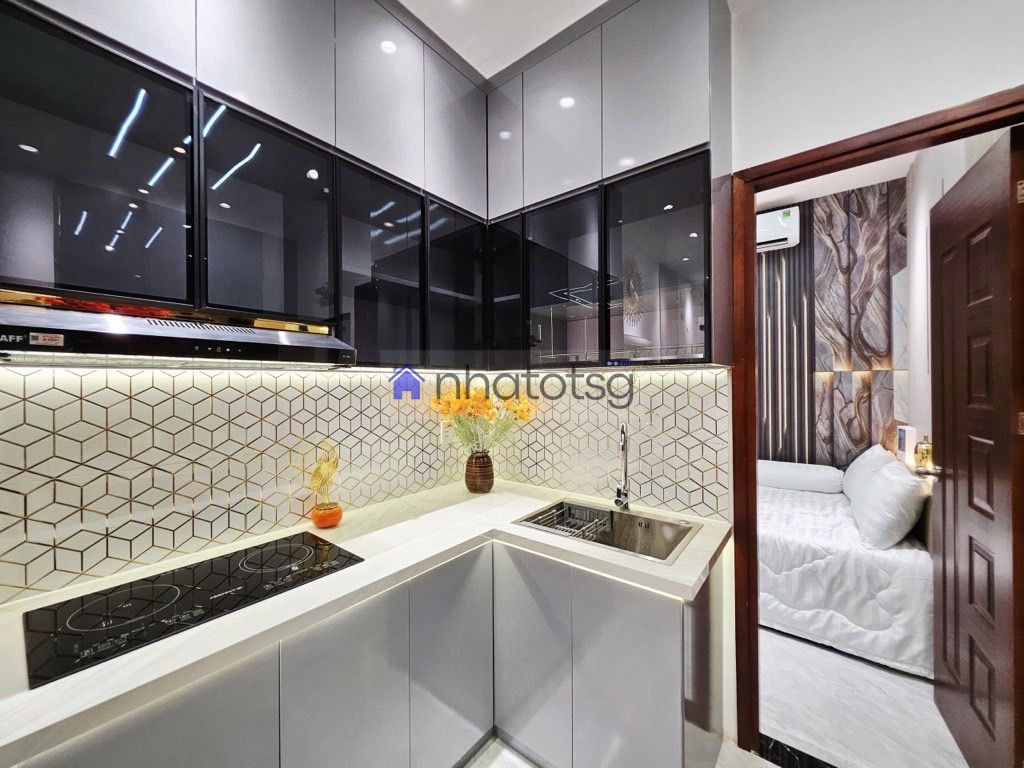 Mới xây, nội thất mới 100%. Nhà đã hoàn công sổ mới 2025.