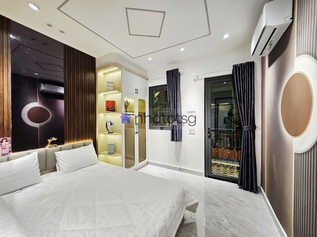 Mới xây, nội thất mới 100%. Nhà đã hoàn công sổ mới 2025.