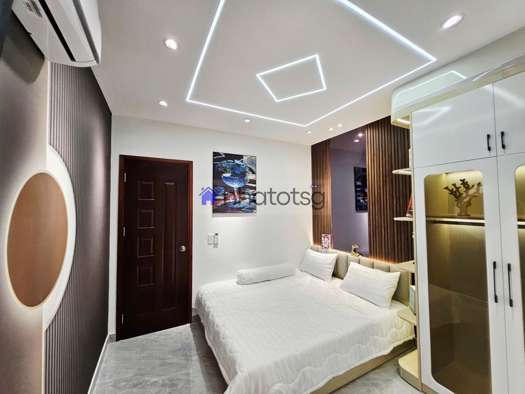 Mới xây, nội thất mới 100%. Nhà đã hoàn công sổ mới 2025.