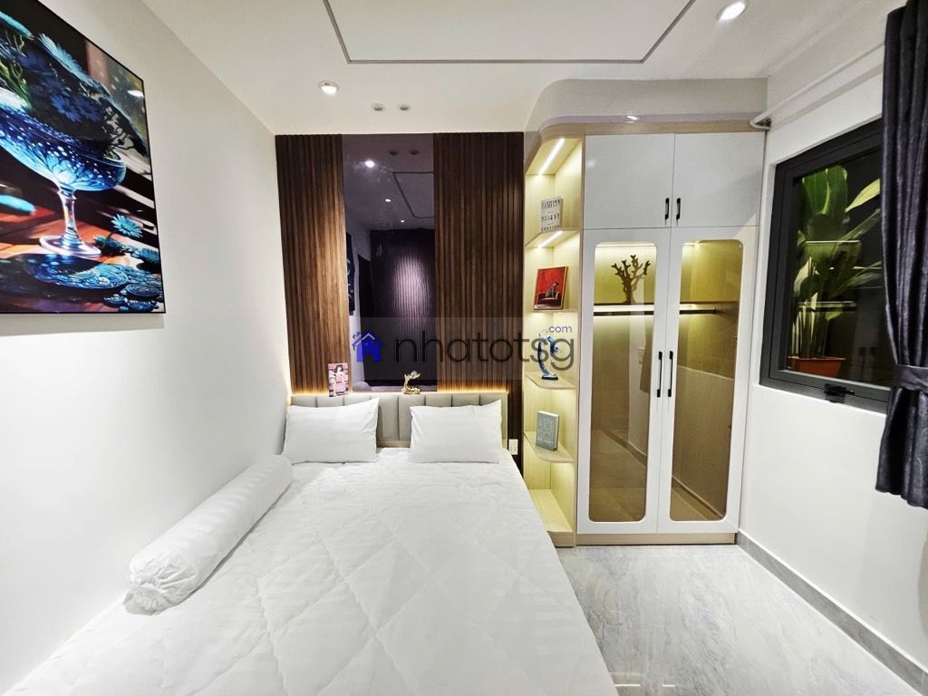 Mới xây, nội thất mới 100%. Nhà đã hoàn công sổ mới 2025.