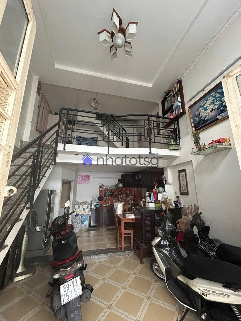 NGAY CITYLAND - GẦN HẺM XE HƠI - 3 TẦNG.