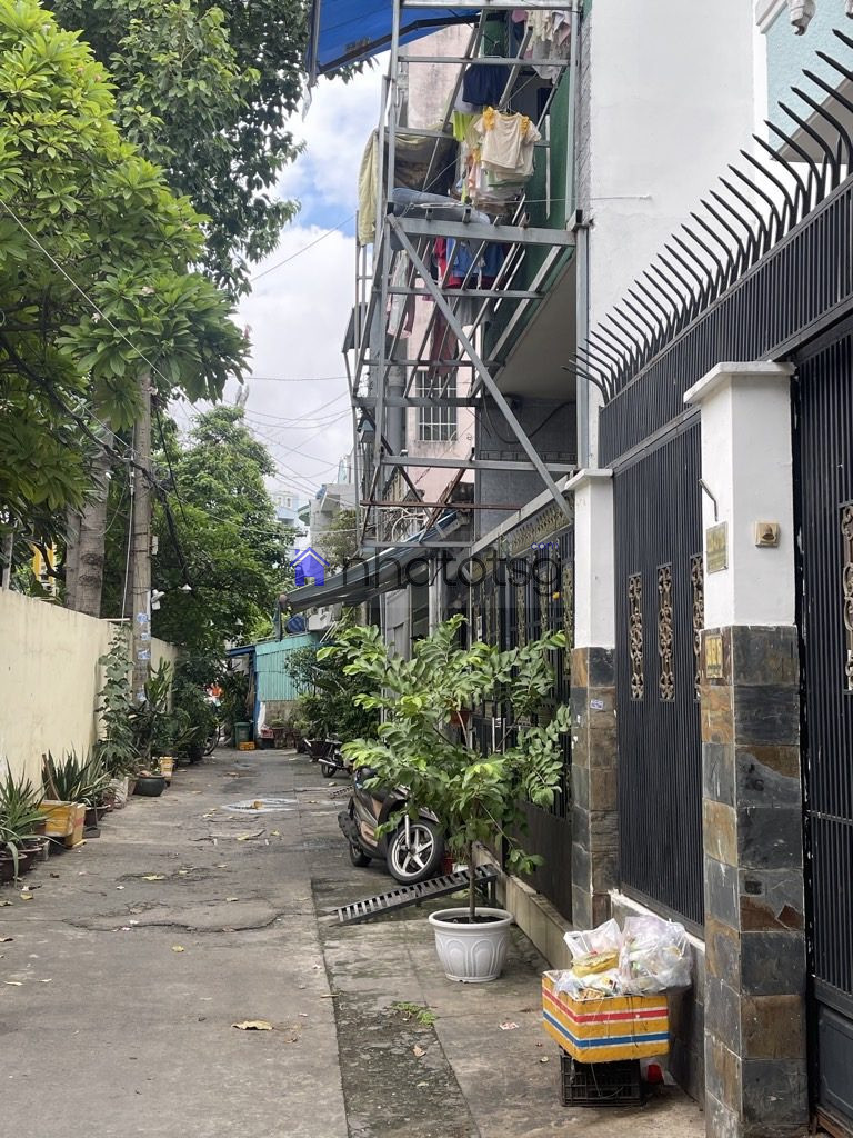 NGAY CITYLAND - GẦN HẺM XE HƠI - 3 TẦNG.