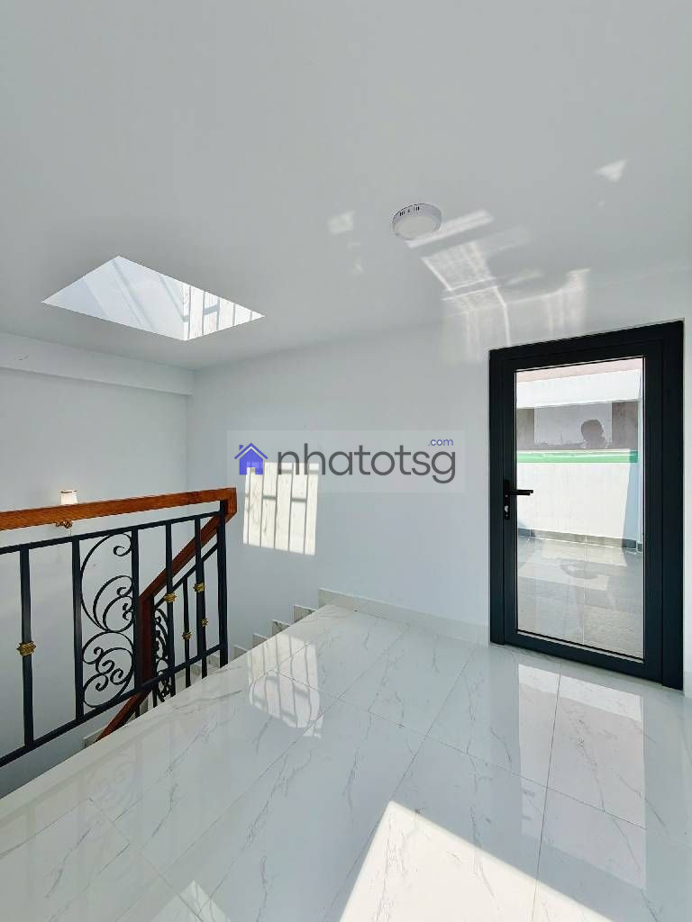 NHÀ ĐẸP ĐÓN TẾT 5 TẦNG BTCT. VỊ TRÍ TRUNG TÂM ( ĐÃ BÁN)