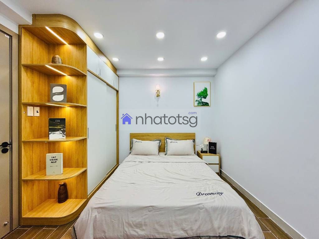 NHÀ ĐẸP ĐÓN TẾT 5 TẦNG BTCT. VỊ TRÍ TRUNG TÂM ( ĐÃ BÁN)