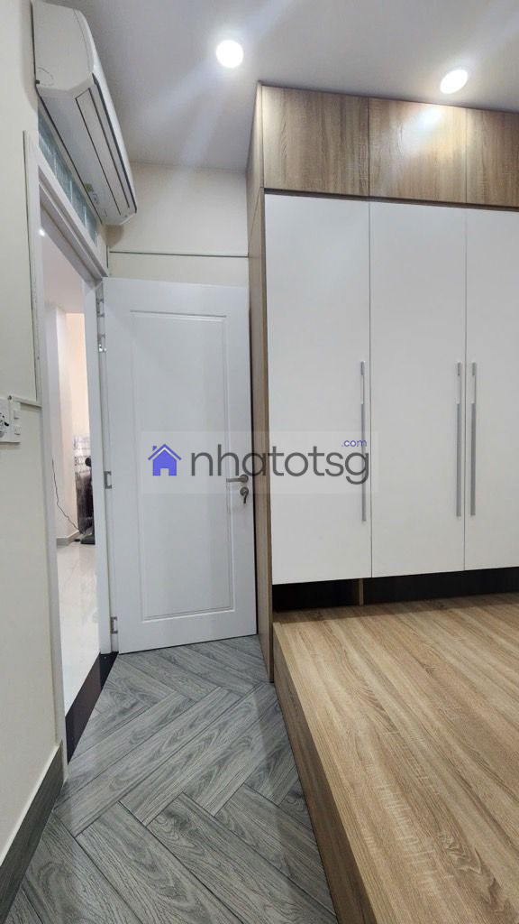 Hẻm Ô Tô Nhỏ Vf3 Vào Nhà. Gần Siêu Thị Emart. Đang Cho Thuê 10tr/Tháng.