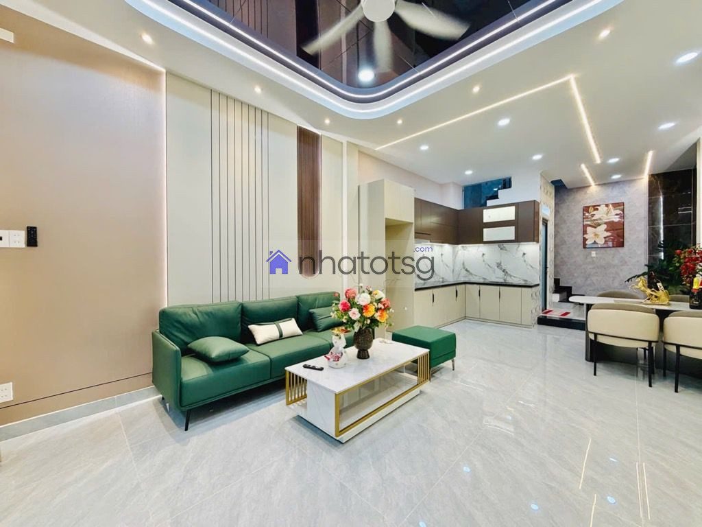 Hẻm an ninh, dân trí, hoàn công đủ. Tặng full nội thất xịn.