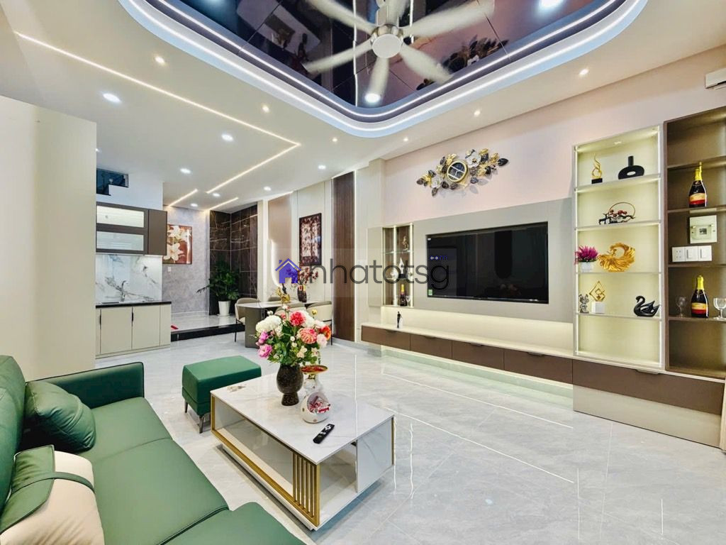 Hẻm an ninh, dân trí, hoàn công đủ. Tặng full nội thất xịn.