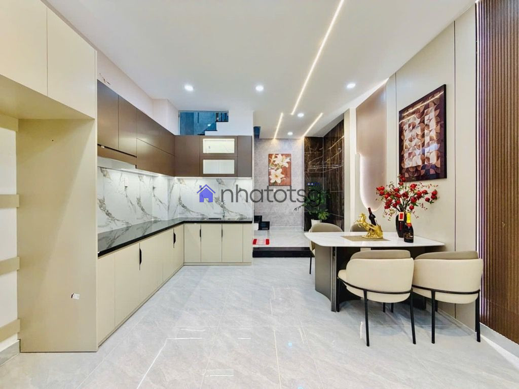 Hẻm an ninh, dân trí, hoàn công đủ. Tặng full nội thất xịn.