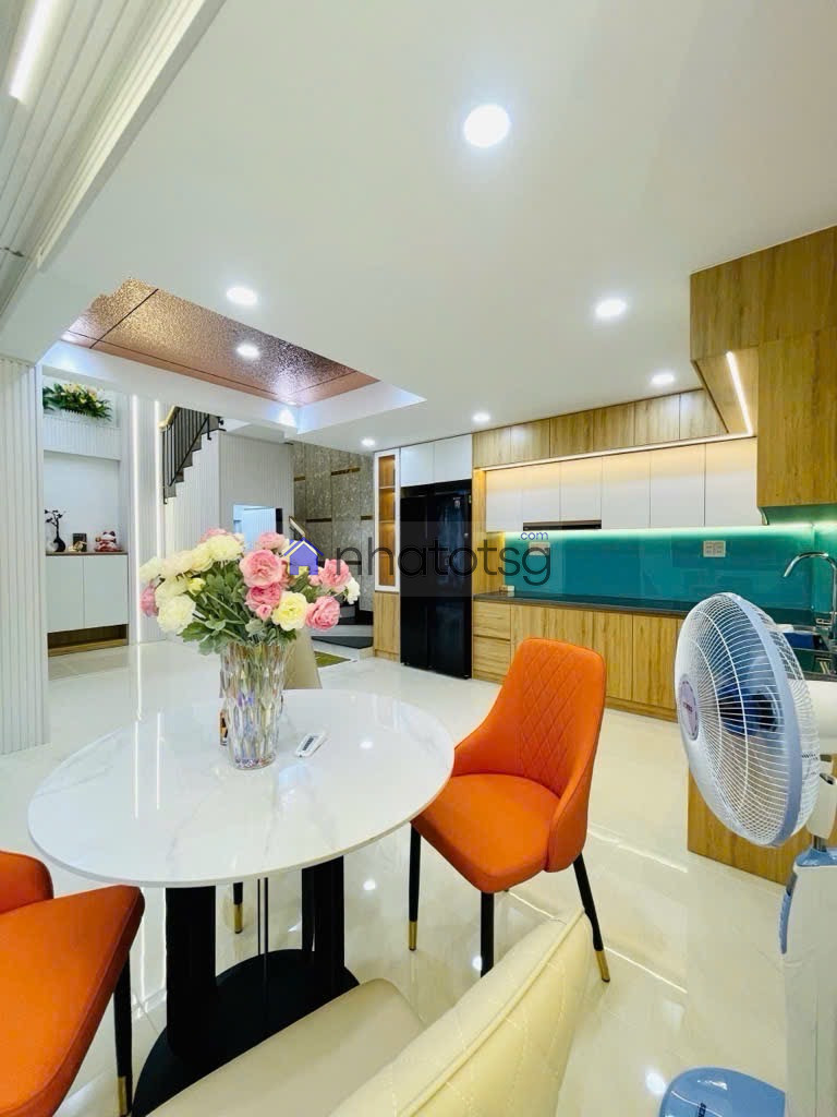 HẺM 4M Ô TÔ VF3 VÀO NHÀ.TẶNG FULL NỘI THẤT THEO NHÀ.TIỆN ÍCH XUNG QUANH.