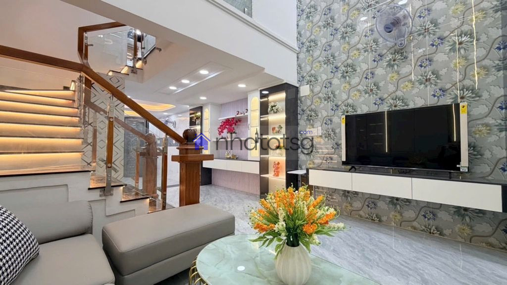 HẺM Ô TÔ. KHU AN NINH, DÂN TRÍ  - TẶNG FULL NỘI THẤT XỊN.