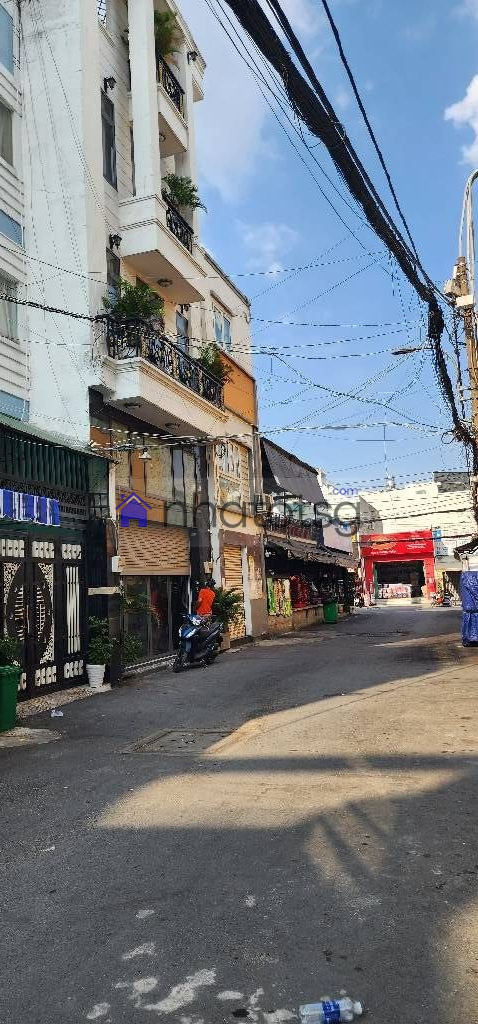 NHÀ VUÔNG, THÔNG SỐ ĐẸP, HẺM ĐẸP, THÔNG, SÁT MẶT TIỀN, GẦN ỦY BAN, GẦN CÔNG VIÊN LÀNG HOA.( ĐÃ BÁN)