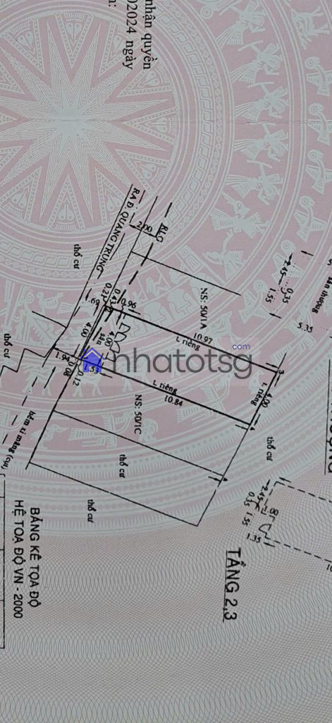 Cách mặt tiền chỉ 10m, xe hơi đậu sát nhà, gần công viên Làng Hoa, xung quanh đầy đủ tiện ích.