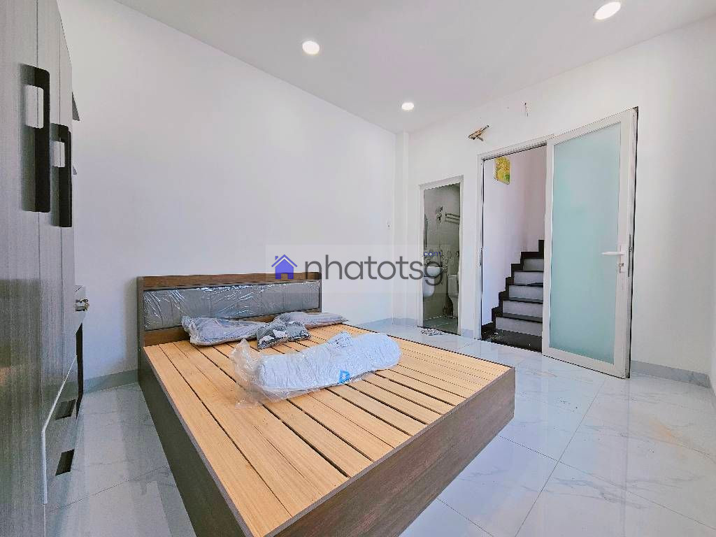 NGAY CHUNG CƯ HÀ ĐÔ - GIÁP SÂN BAY. SỔ VUÔNG ĐẸP, HOÀN CÔNG ĐẦY ĐỦ.